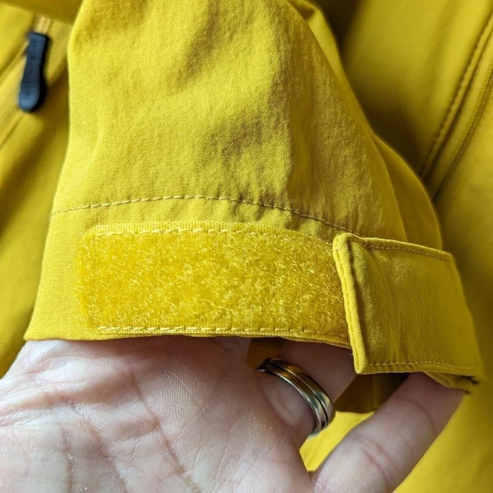 Jotunheim Norway Packable Yellow Hooded Windbreaker Jacket Women's Sz L